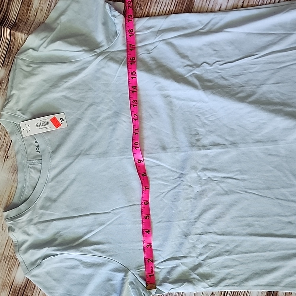 T-Shirts - Picture 4 of 5